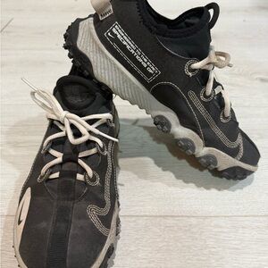 Nike Kids Black and White Turf Shoes size 4.5